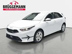 Weiß Neu 2025 Kia Ceed Limousine | 25.490 € (Fairer Preis)