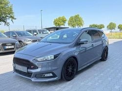Grau Gebraucht 2018 Ford Focus ST Kombi | 13.950 € (Superpreis)