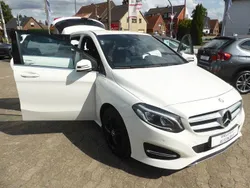 Weiß Gebraucht 2015 Mercedes B180 Style Van / Kleinbus | 15.990 € (Fairer Preis)