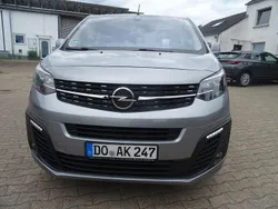 Grau Gebraucht 2021 Opel Zafira Life Selection Van | 22.900 € (Etwas zu teuer)