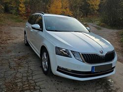 Weiß Gebraucht 2017 Skoda Octavia Kombi | 15.800 €