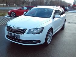 Weiß Gebraucht 2015 Skoda Superb Exclusive Kombi | 8.600 € (Fairer Preis)