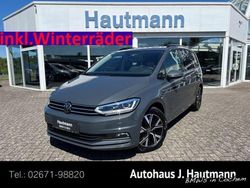 Grau Gebraucht 2023 VW Touran Comfortline Van / Kleinbus | 37.950 € (Teuer)