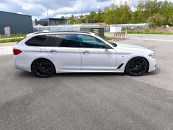 Weiß Gebraucht 2017 BMW 530 Kombi | 22.500 €