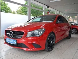 Rot Gebraucht 2015 Mercedes CLA200 AMG Limousine | 17.990 € (Fairer Preis)