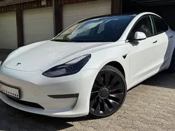 Weiß Gebraucht 2022 Tesla Model 3 Performance Limousine | 28.800 € (Guter Preis)
