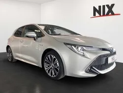 Cosmicsilber metallic Gebraucht 2021 Toyota Corolla Team Limousine | 20.850 € (Superpreis)