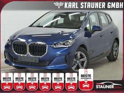 Blau Gebraucht 2024 BMW 218 Active Tourer Van / Kleinbus | 25.980 € (Superpreis)