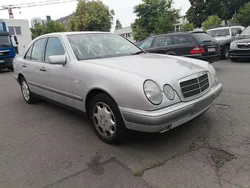 Grau Gebraucht 1997 Mercedes E280 Elegance Van / Kleinbus | 2.700 € (Superpreis)