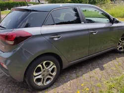Grau Gebraucht 2020 Hyundai i20 Edition Kleinwagen | 13.700 € (Fairer Preis)