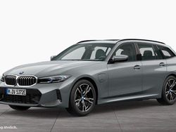 Grau Gebraucht 2022 BMW 330e M Sport Kombi | 39.911 € (Fairer Preis)