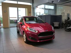 Rot Gebraucht 2017 Ford Fiesta Celebration Kleinwagen | 8.900 € (Guter Preis)