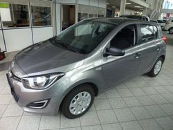 Grau metallic Gebraucht 2013 Hyundai i20 Edition Limousine | 7.250 € (Teuer)
