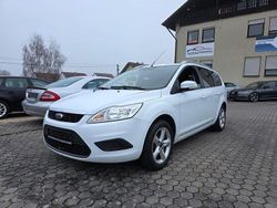 Weiß Gebraucht 2010 Ford Focus Limousine | 5.290 € (Teuer)