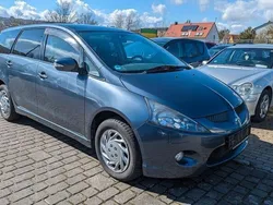 Grau Gebraucht 2005 Mitsubishi Grandis Intense Van / Kleinbus | 1.900 € (Fairer Preis)