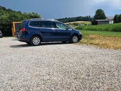 Blau Gebraucht 2017 VW Sharan Comfortline Van / Kleinbus | 20.000 € (Guter Preis)