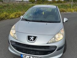 Silber Gebraucht 2007 Peugeot 207 Limousine | 2.100 € (Guter Preis)
