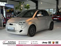 Grau Neu 2025 Fiat 500e S Limousine | 35.990 € (Etwas zu teuer)