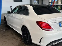 Weiß Gebraucht 2015 Mercedes 180 AMG line Limousine | 21.499 €