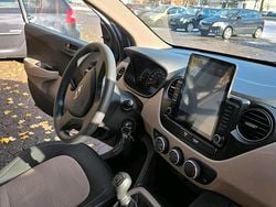 Silber Gebraucht 2015 Hyundai i10 Kleinwagen | 5.200 € (Guter Preis)