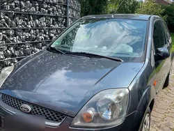 Grau Gebraucht 2007 Ford Fiesta Kleinwagen | 1.000 € (Guter Preis)