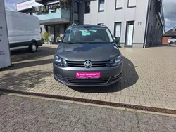 Grau Gebraucht 2021 VW Sharan Highline Van / Kleinbus | 29.990 € (Fairer Preis)