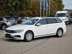 Weiß Gebraucht 2022 VW Passat Conceptline Kombi | 22.490 € (Fairer Preis)