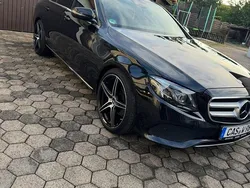 Schwarz Gebraucht 2016 Mercedes E220 Limousine | 18.500 € (Teuer)