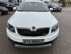 Weiß Gebraucht 2014 Skoda Octavia Scout 4x4 Kombi | 14.999 € (Fairer Preis)