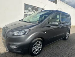 Grau Gebraucht 2020 Ford Tourneo Courier Trend Van / Kleinbus | 9.700 € (Superpreis)