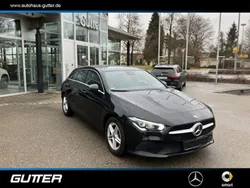 Schwarz Gebraucht 2020 Mercedes CLA200 Shooting Brake Kombi | 23.950 € (Fairer Preis)