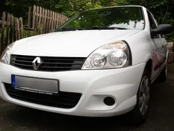 Weiß Gebraucht 2010 Renault Clio II Campus Kleinwagen | 4.750 €