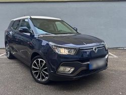 Blau Gebraucht 2016 Ssangyong (KGM) Rexton SUV | 7.999 €