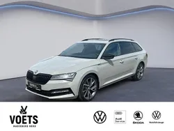 Grau Gebraucht 2022 Skoda Superb SportLine Kombi | 36.288 € (Fairer Preis)