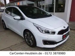Weiß Gebraucht 2016 Kia Ceed Limousine | 14.999 € (Fairer Preis)