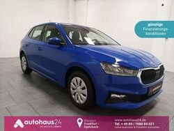 Blau Gebraucht 2024 Skoda Fabia Essence Limousine | 14.470 € (Guter Preis)