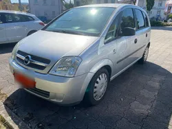 Silber Gebraucht 2004 Opel Meriva Van / Kleinbus | 800 € (Fairer Preis)