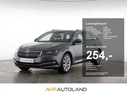 Grau Gebraucht 2024 Skoda Superb Style Kombi | 31.920 € (Superpreis)
