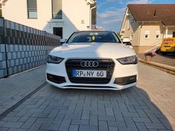 Weiß Gebraucht 2012 Audi A4 S-Line Kombi | 8.000 € (Fairer Preis)