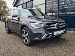 Grau Gebraucht 2020 Mercedes GLC220 AMG SUV | 28.490 € (Guter Preis)