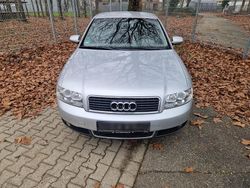 Silber Gebraucht 2001 Audi A4 Limousine | 2.900 € (Etwas zu teuer)