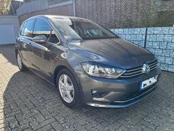 Grau Gebraucht 2018 VW Golf Sportsvan Highline Van / Kleinbus | 15.499 € (Guter Preis)