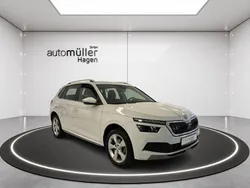 Moonweiss metallic Gebraucht 2020 Skoda Kamiq Style SUV | 19.790 € (Guter Preis)