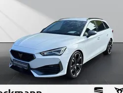 Weiß Gebraucht 2024 Cupra Leon Kombi | 34.900 € (Guter Preis)