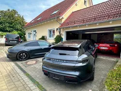 Volcano grey metallic Gebraucht 2021 Porsche Taycan Limousine | 89.800 € (Superpreis)