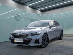 Grau Gebraucht 2024 BMW i5 Limousine | 61.099 €