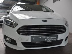 Weiß Gebraucht 2019 Ford S-MAX Titanium Van / Kleinbus | 13.380 € (Fairer Preis)