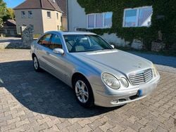 Silber Gebraucht 2003 Mercedes E270 Elegance Limousine | 4.000 € (Fairer Preis)