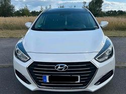 Weiß Gebraucht 2017 Hyundai i40 Premium Kombi | 16.250 € (Teuer)