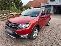 Rot Gebraucht 2014 Dacia Sandero Prestige Kleinwagen | 5.999 € (Etwas zu teuer)